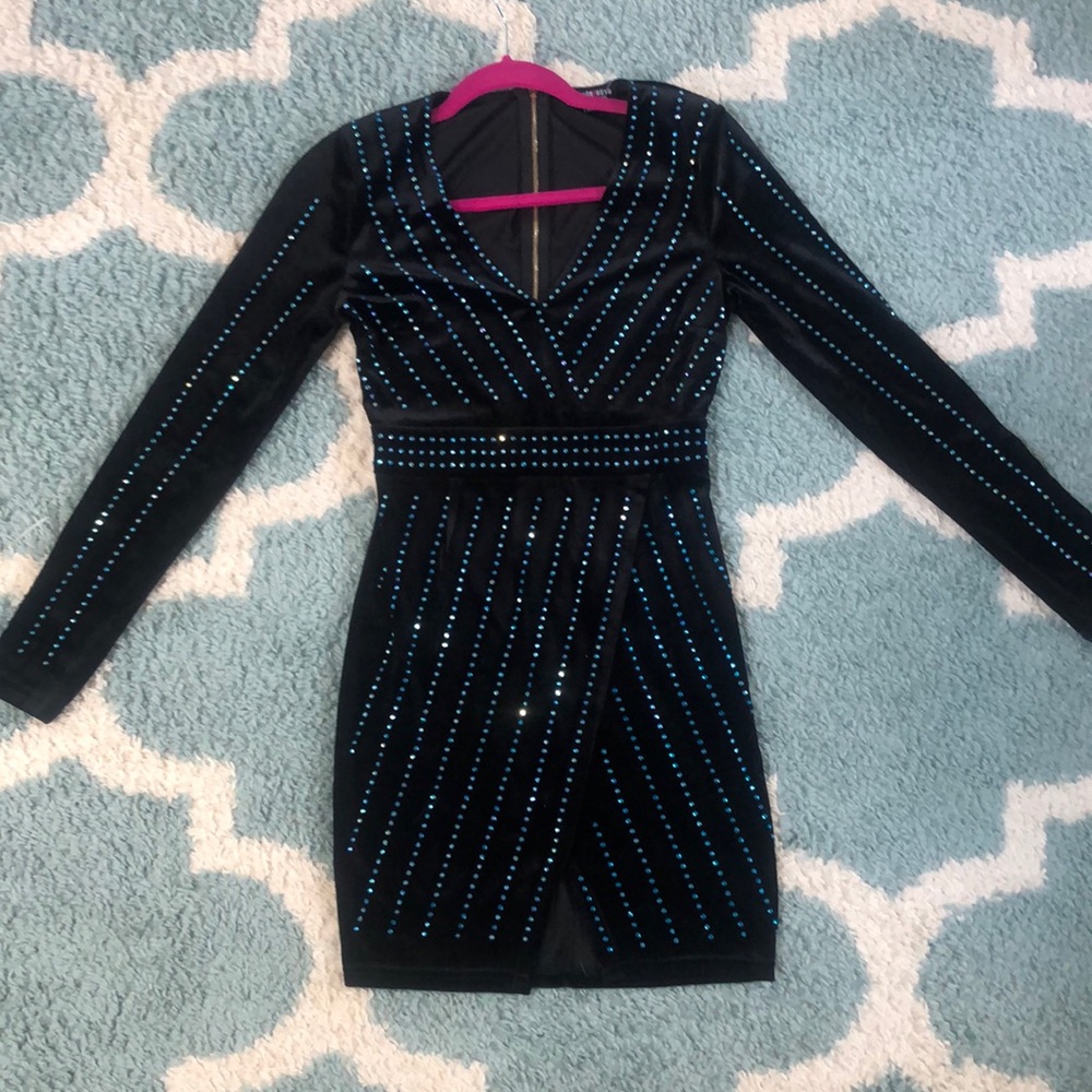 Sexy fashion nova dress v neck slit TAGS ATTACHED